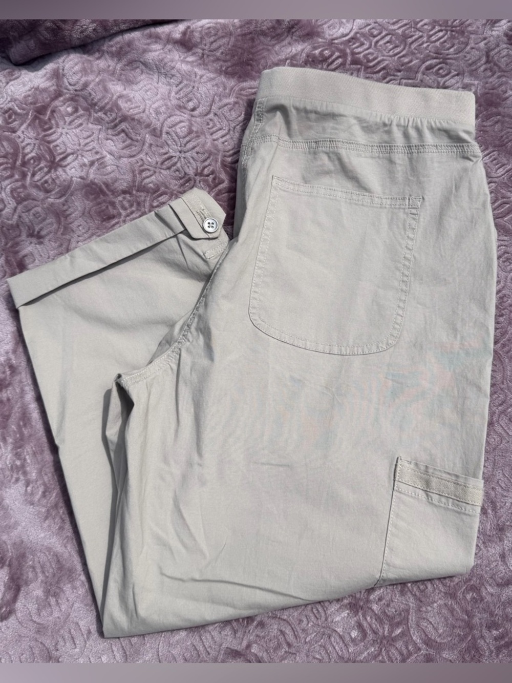 Chico’s Khaki Fitigues Cargo Capris Pants NWT